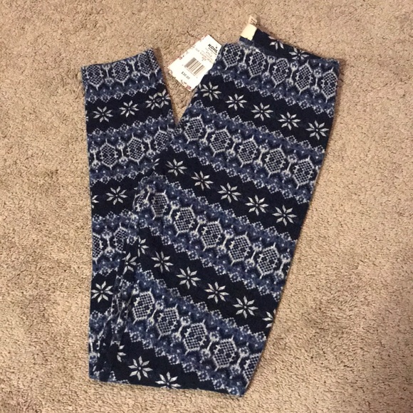 Pink Republic Pants - 🛍NWT Winter Snowflake Ankle Leggings